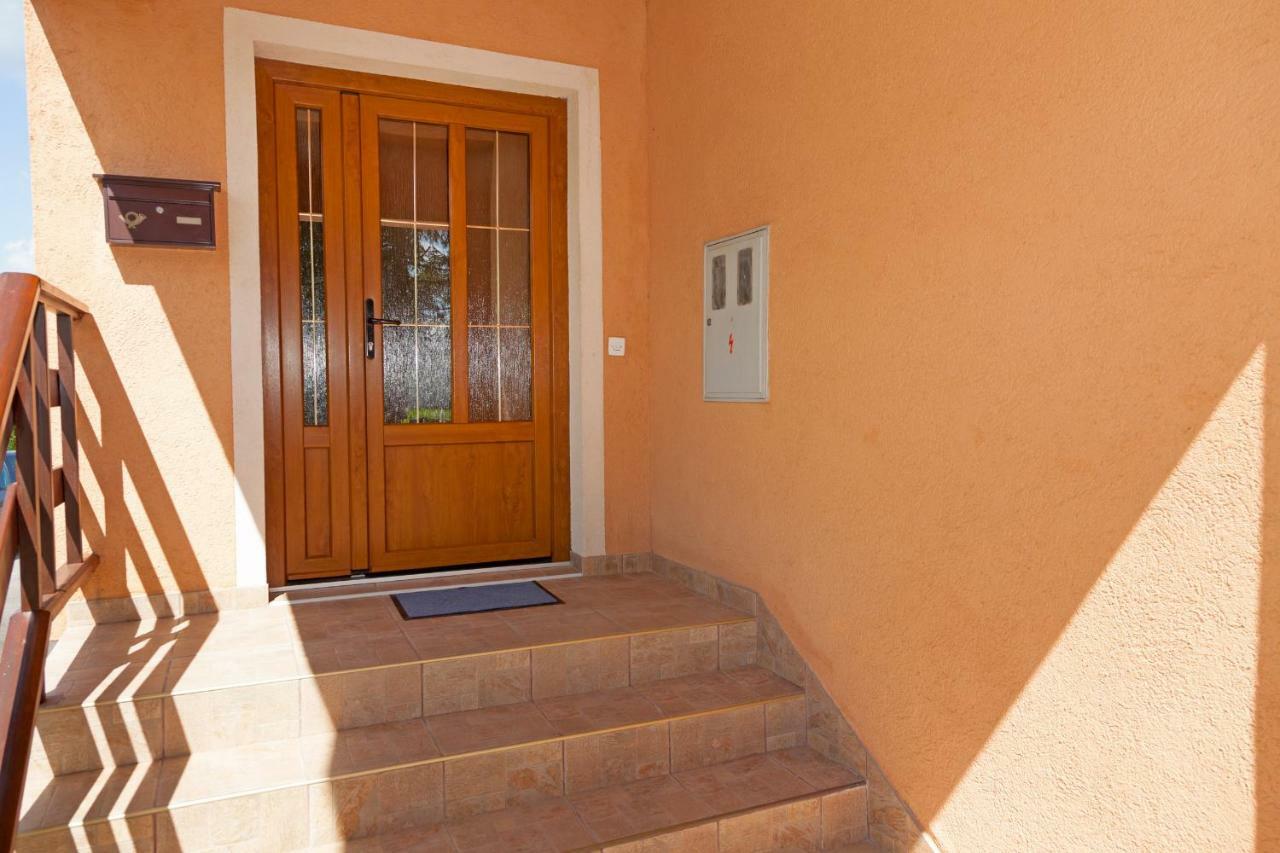 Apartment Majetic Gornji Vaganac Екстер'єр фото